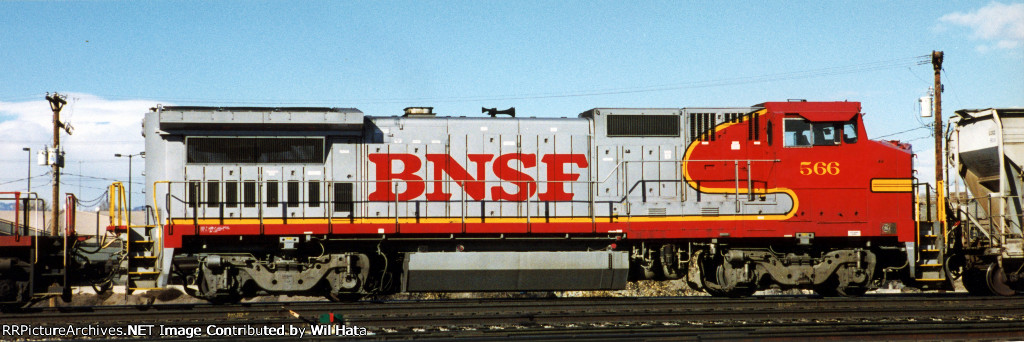 BNSF B40-8W 566